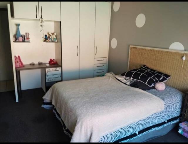 5 BEDROOM HOUSE FOR SALE IN LODEYKO